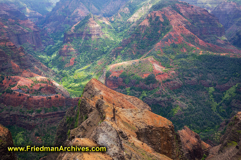 Kauai,Hawaii,canyon,waimea,grand canyon,color,rocks,tourist,attraction,vacation,holiday,